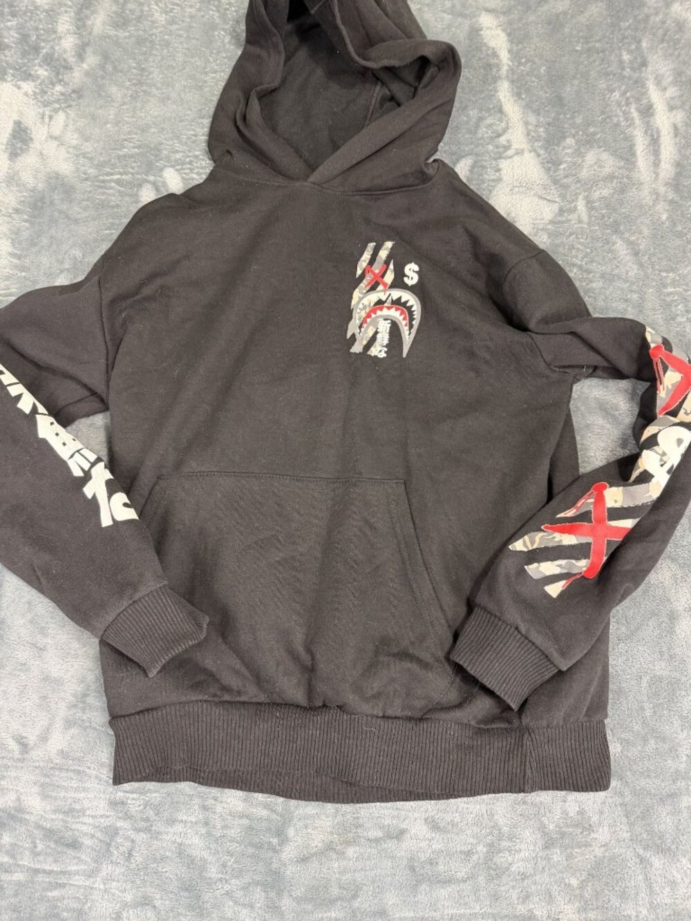 Fresh Laundry Boys Black Camo Shark Print Hoodie Sweatshirt XL